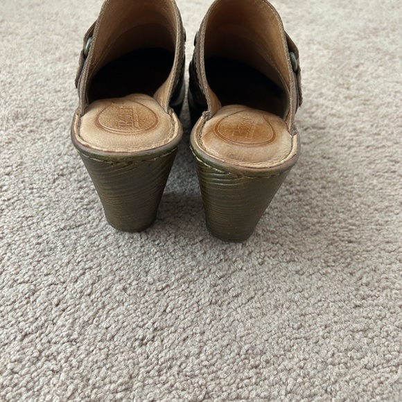 Born Clogs - Picture 3 of 4